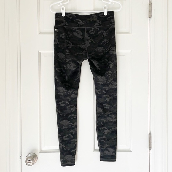 FABLETICS Powerhold leggings size S grey black camo stretch yoga running - Picture 2 of 6